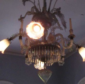 Pauline’s chandelier. Photo Socotra. Pauline’s chandelier. Photo Socotra.