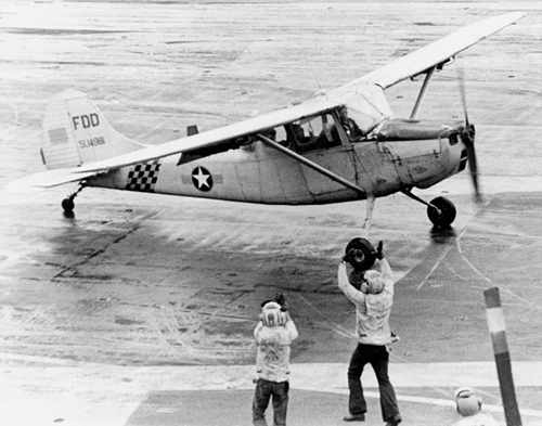 762px-Major_Buang_taxies_to_a_halt