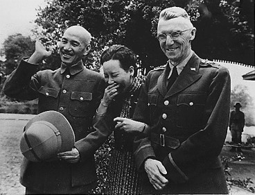 Chiang_Kai_Shek_and_wife_with_Lieutenant_General_Stilwell-102814