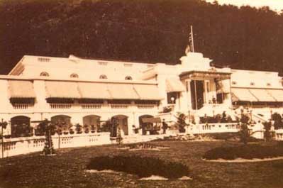 Repulse-Bay-Hotel-102314