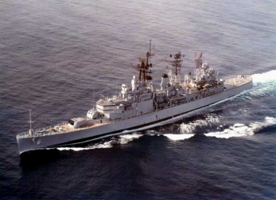 USS_Providence_(CLG-6)_underway_in_1970-102814