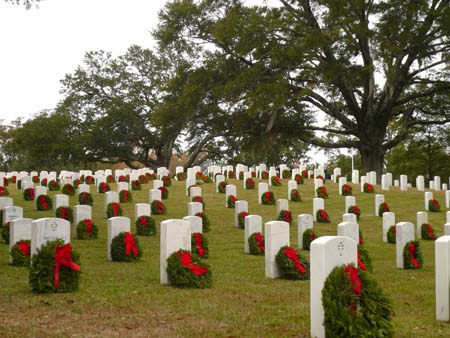 Wreaths Across America 022-121414