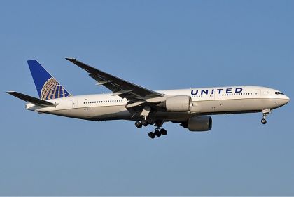 United_Airlines_Boeing_777-013015