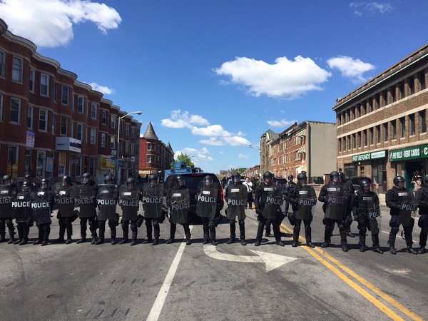 28april2015-baltimore-riots-11-042815