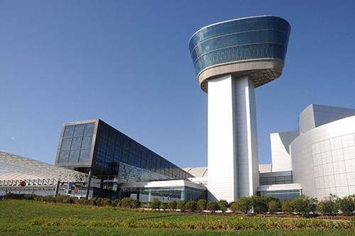 Udvar-Hazy_Center_center_outside_view