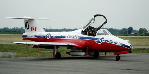 640px-Ct114_tutor_snowbirds_stcatharines_1